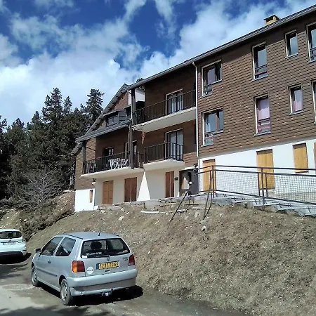 Pyrenees 2000 *